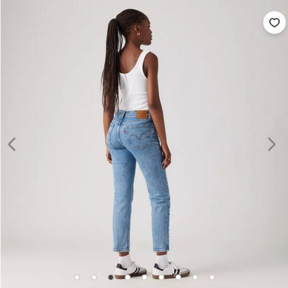 Levi's Wedgie Straight Fit Light Wash (Barely worn) - Picture 4 of 9